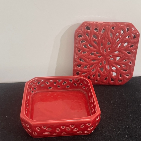 Vintage Red Ceramic Decorative Box - Picture 2 of 9